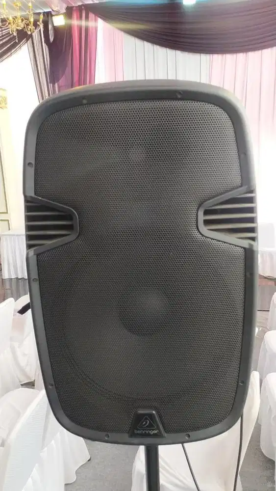 Speaker aktif Behringer PK115A
