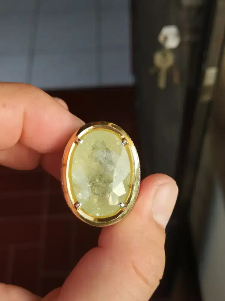 NATURAL YELLOWISH GREEN MALI GARNET BIG SIZE.