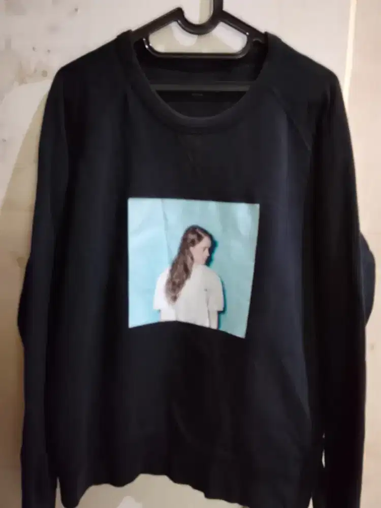 Sweater UNIQLO ukuran L , foto LORDE