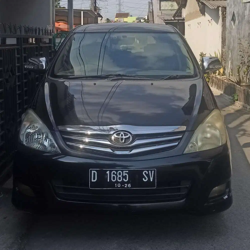 Toyota Kijang Innova 2011 Bensin