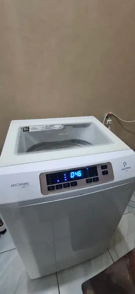 Mesin cuci polytron