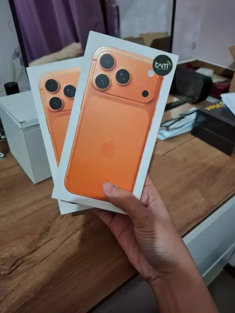 NEW IPHONE 17 PRO 256GB SEGEL BNIB IBOX