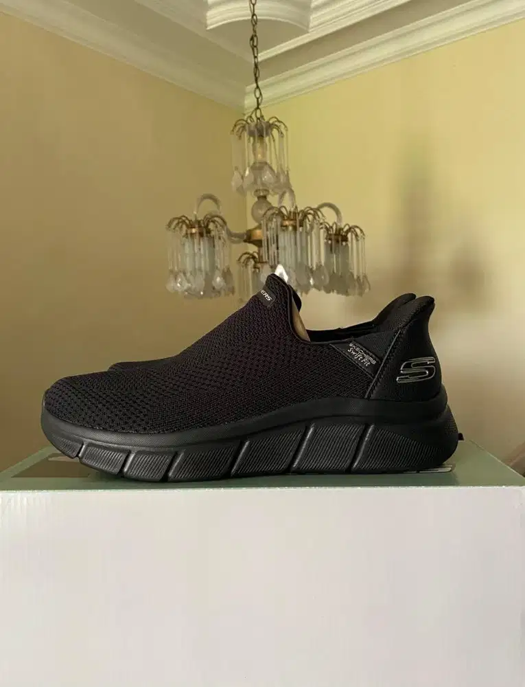 Sepatu skechers original resmi