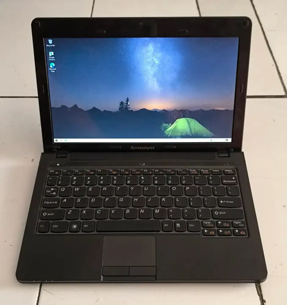 Laptop hp 240 all normal i3 gen 6 ram 4 sdr4 batre 3 jam