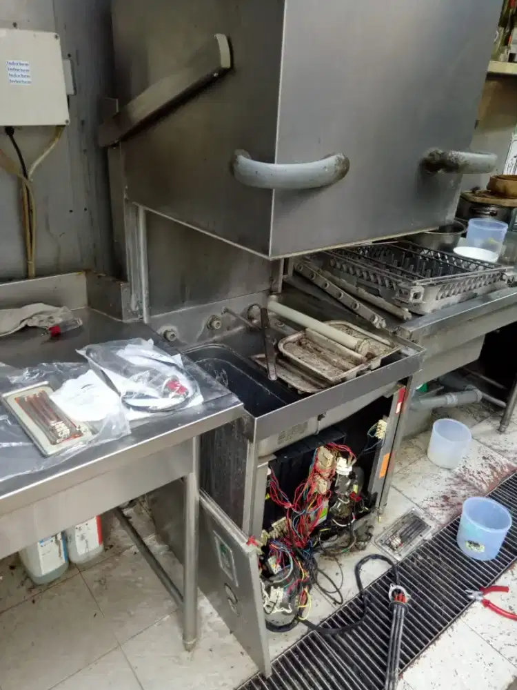 Di cari Asisten Teknisi