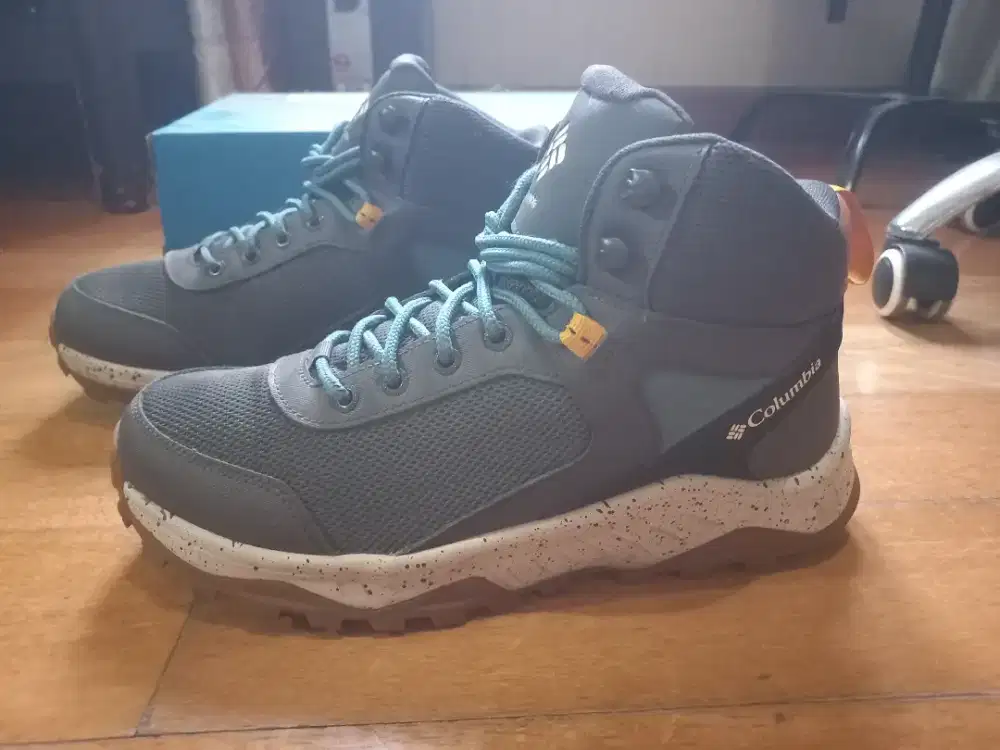 Sepatu Colombia Trailstorm