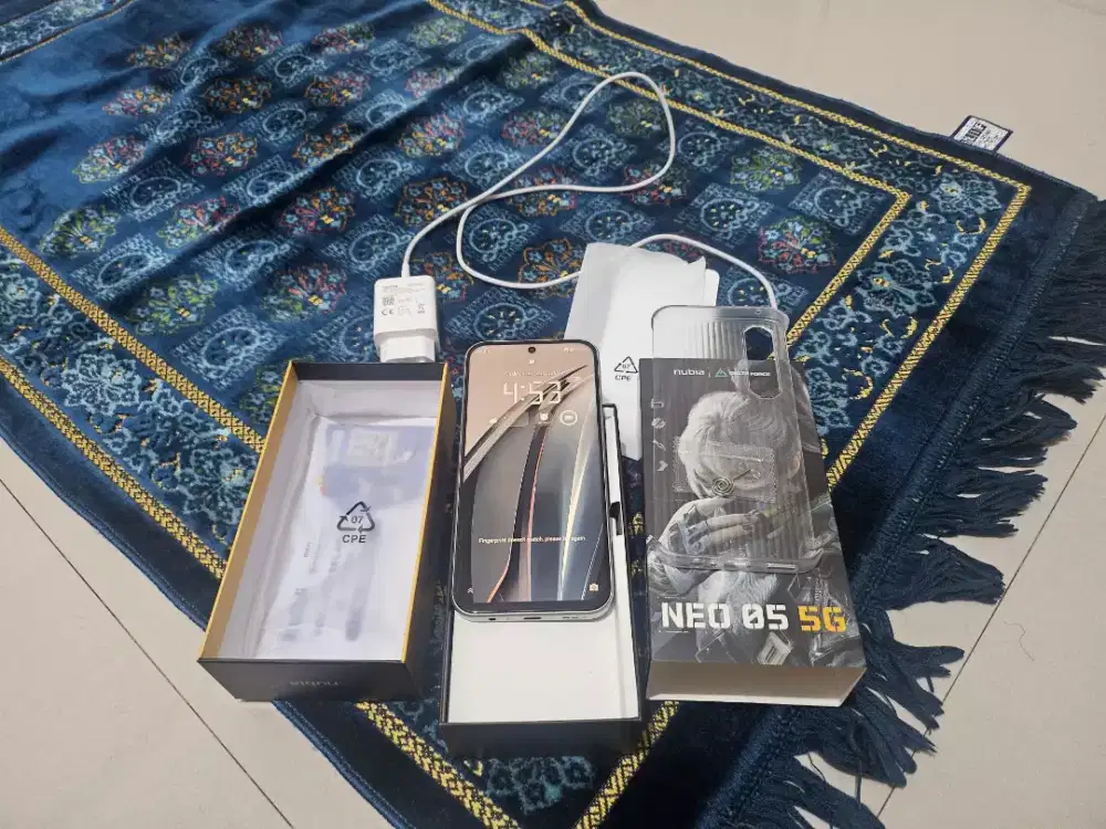 Neo 5 5G 8/256 Silver