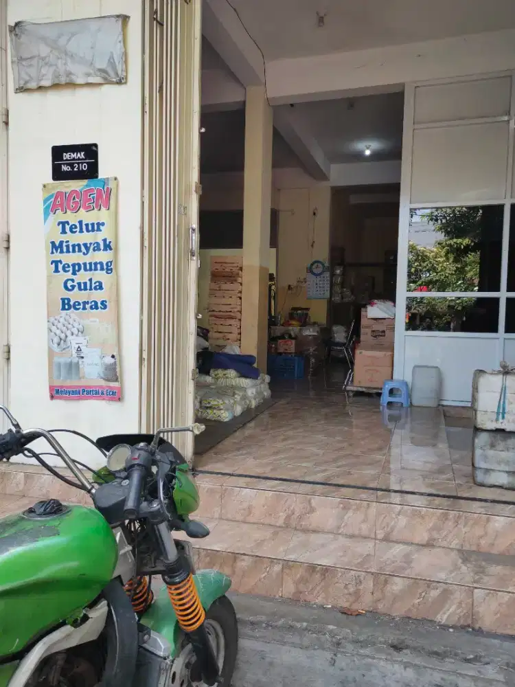 Tenaga serabutan untuk pengiriman sembako