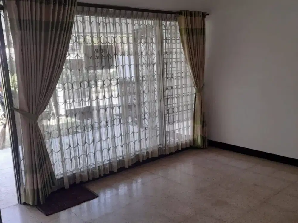 Disewakan Rumah Nyaman Terawat Siap Huni Minimalis Lokasi di Mainroad Komplek Sumber Sari Bandung