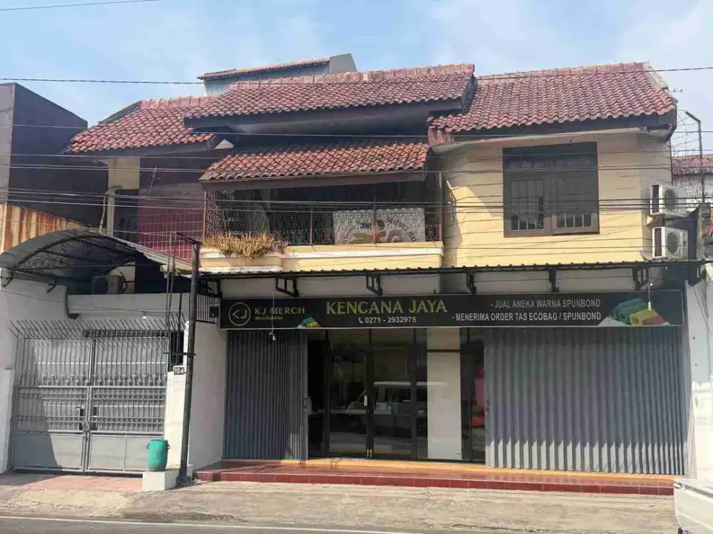 Ruang Usaha + Hunian Strategis Di Jl. RE. Martadinata - Jebres Surakarta 

Spesifikasi :

Luas Tanah : 125m²

Dimensi : 10 x 12

Luas Bangunan : 140m²

Tingkat : 2 Lantai

Kamar Tidur : 3

Kamar Mandi : 3

Listrik : 3500Watt

Air : PDAM 

Garasi : 1 

Had