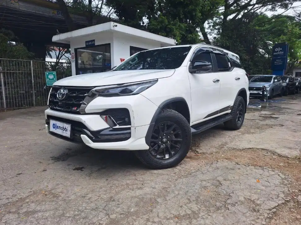 LOW DP Toyota Fortuner 2.8 VRZ GR Sport-AT 2022 SSI