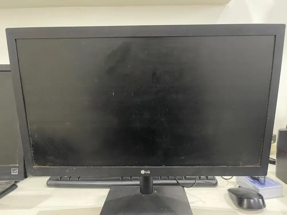 Monitor LG 20 inch Rusak