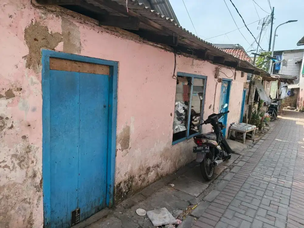 JUAL RUMAH HITUNG TANAH SHM DONOKERTO SURABAYA PUSAT