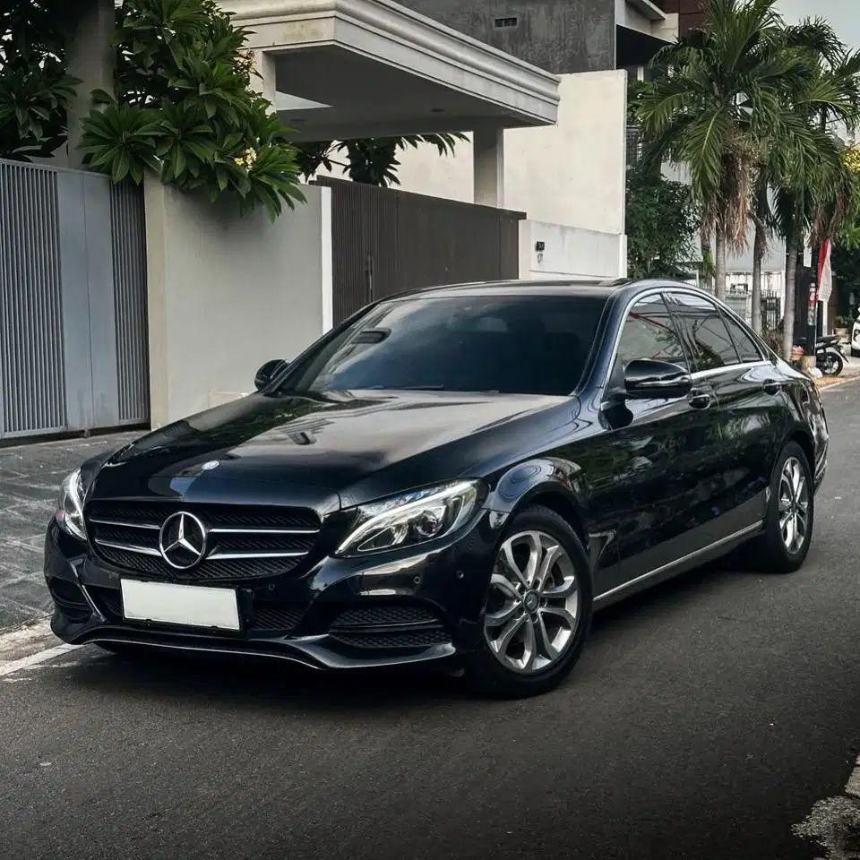 (CASH) Mercedes Benz C200 AVG W205 2015