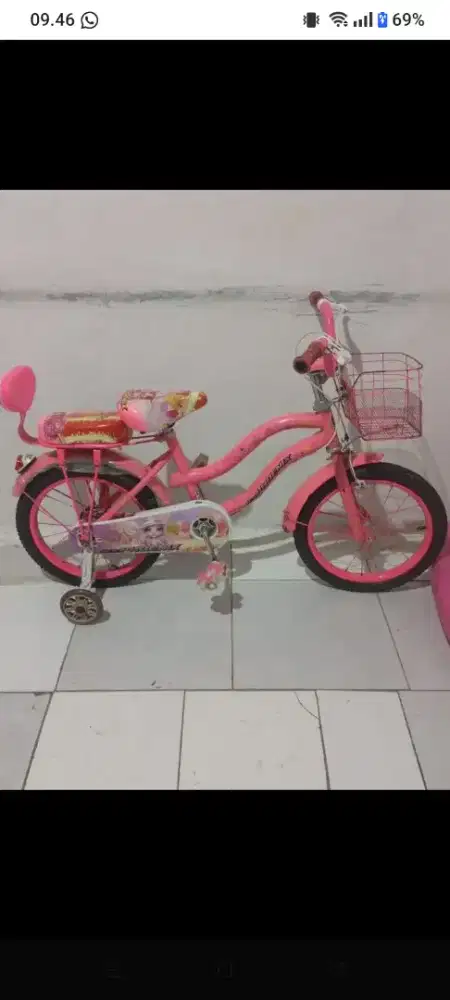Sepeda anak merk Phoenix