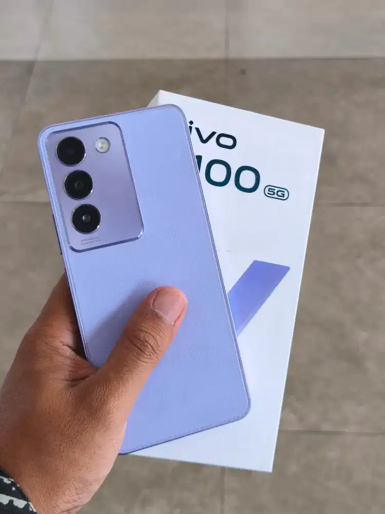 Vivo Y100 5G (8/256) Fullset kondisi seperti baru