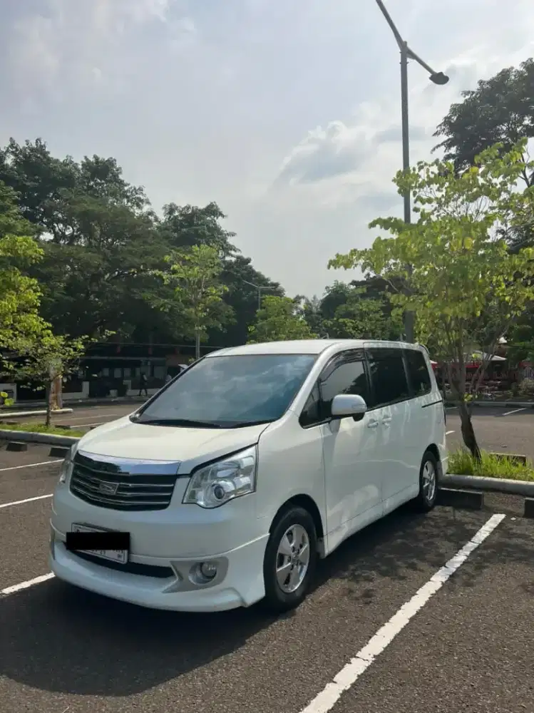 Toyota Nav 1 2013 - Tipe V 2.0 AT