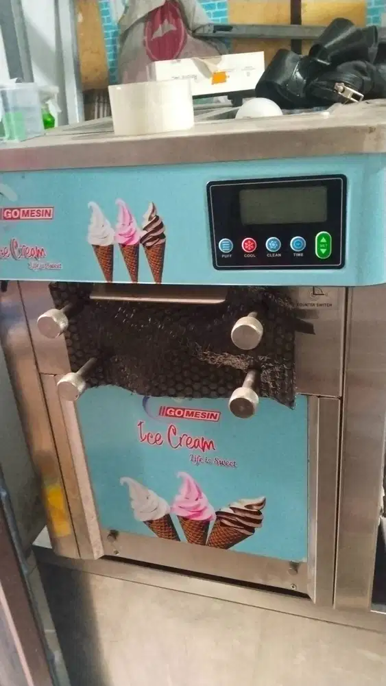 Mesin ice crem machine model gpm818T