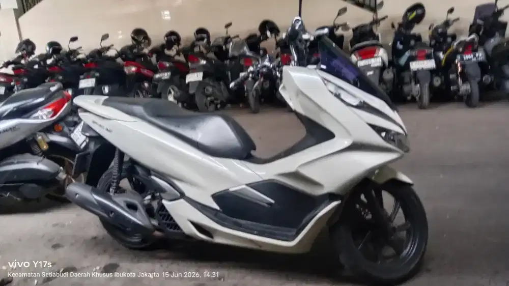 Jual PCX Januari tahun 2020, pajak mati 8 bulan, ban belakng baru.
