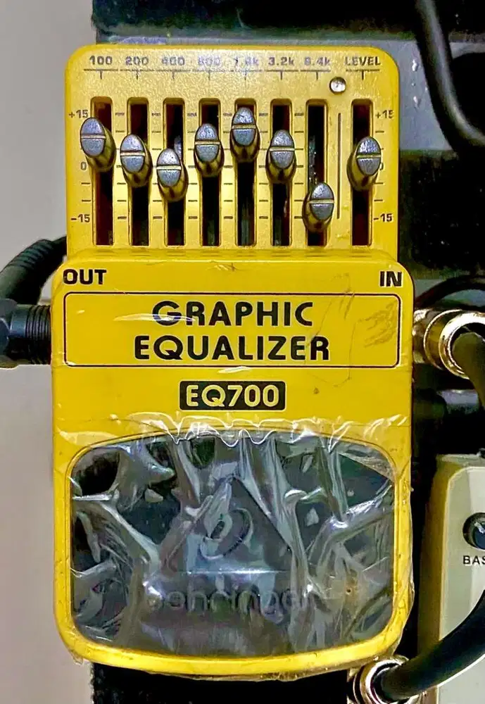 Efek EQ Behringer EQ700