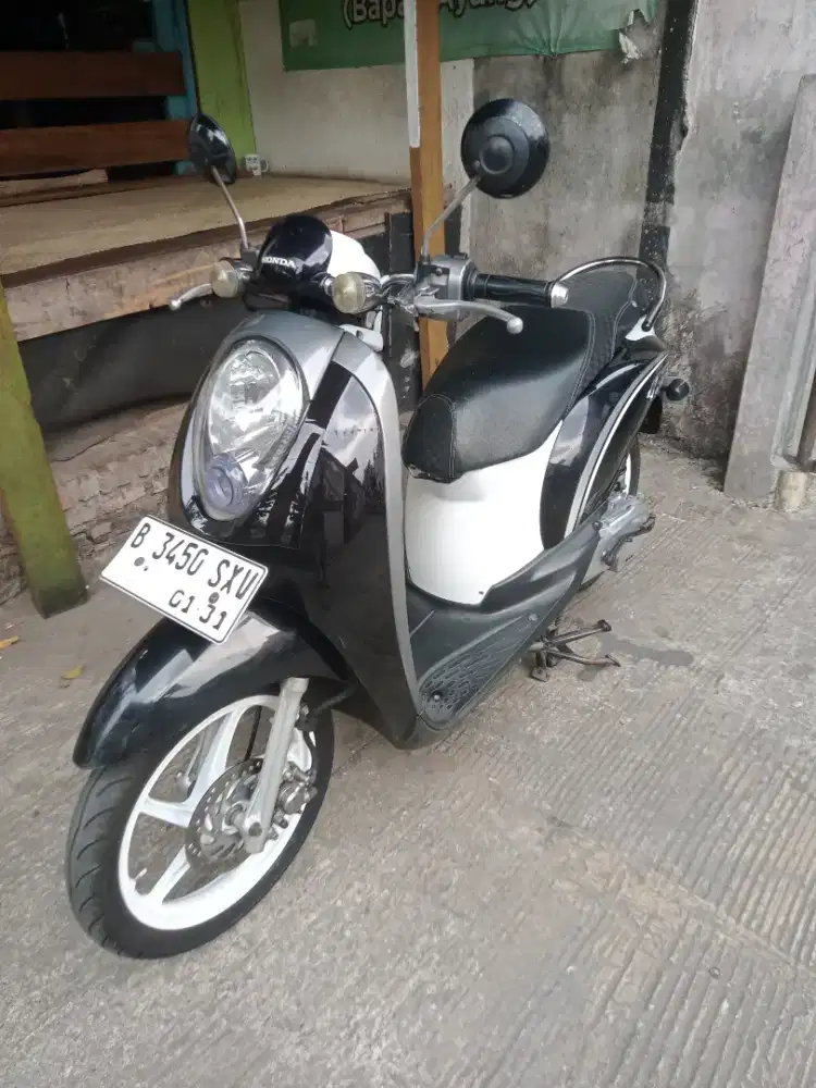 Honda Scoopy karbur tahun 2011 surat lengkap pajak dan plat panjan