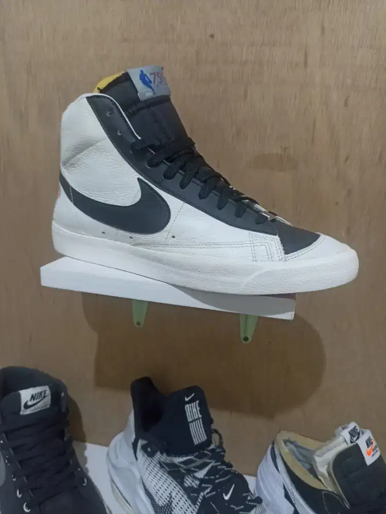 SEPATU NIKE BLAZER MID 77 EMB SIZE 44