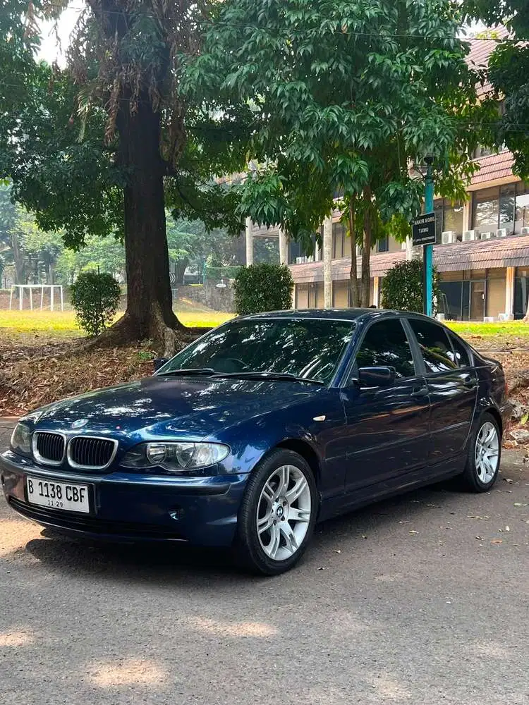 BMW 318i 2003 Bensin