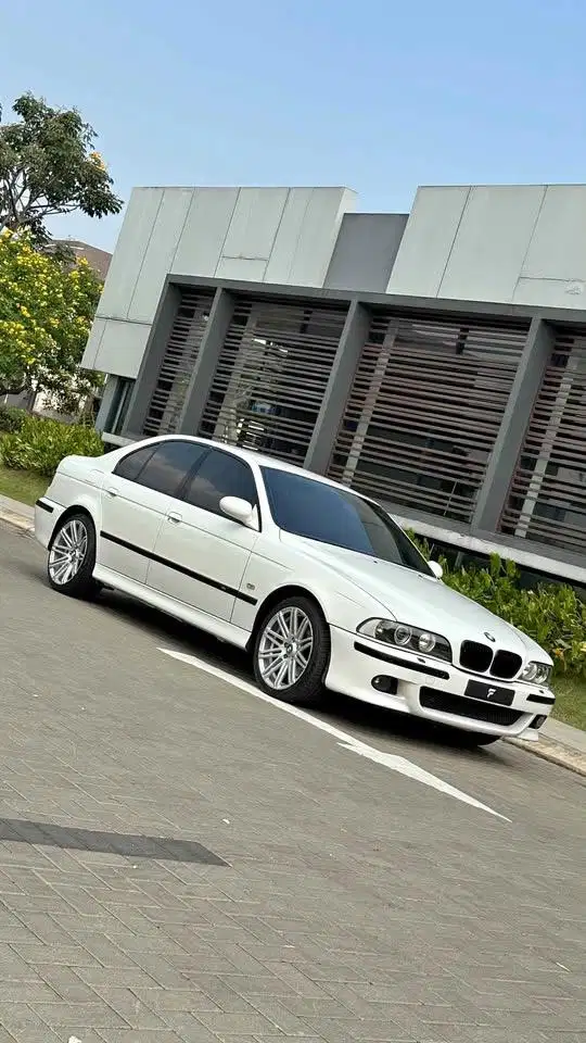 BMW E39 525i m54
