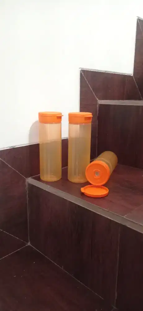 Tupperware squeeze bottle 3pc