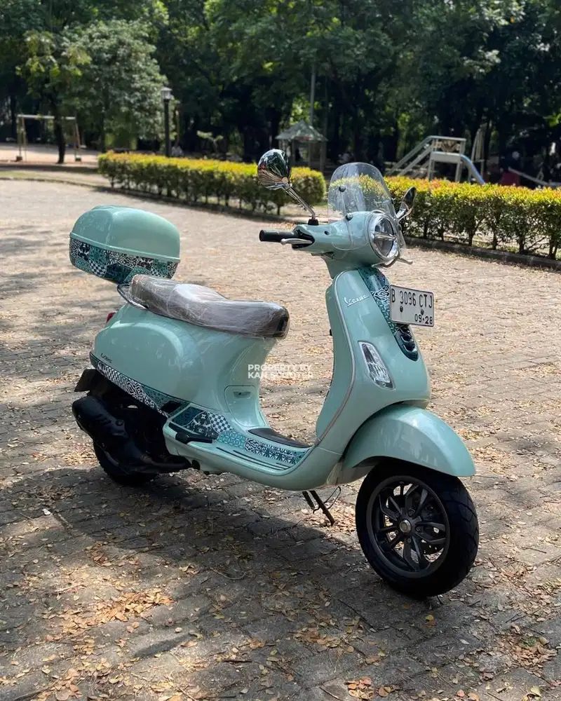 PIAGGIO VESPA LX 125 iGET FACELIFT BATIK LIMITED EDITION 2022