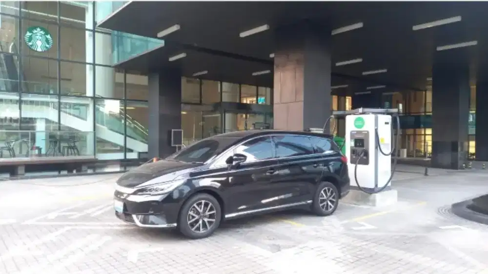Rental mobil listrik unit eksklusif harga terjangkau