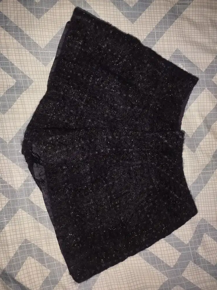 Hot pants hitam
