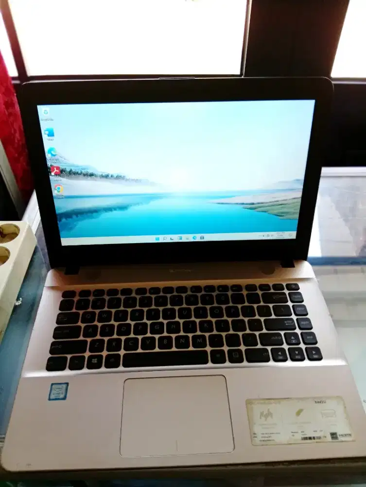 Laptop Asus core i3 skylake