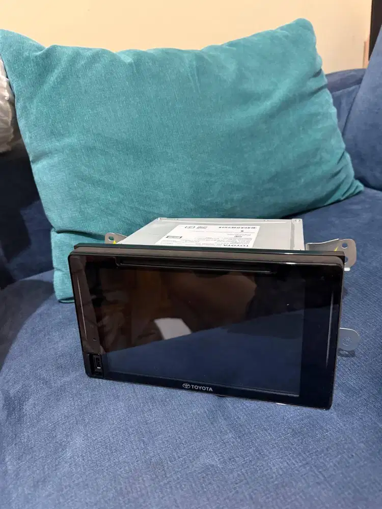 Head Unit OEM Toyota Innova Reborn Premium AVX 8 Inch Kenwood Original