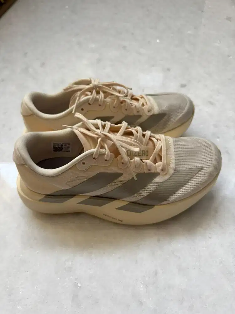 Adidas EVO SL (vanilla warm silver)