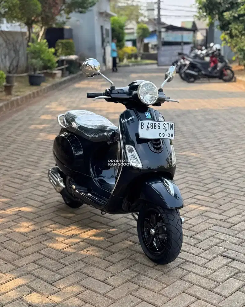 JUAL MURAH VESPA LX 125 iGET 2018 MULUS
