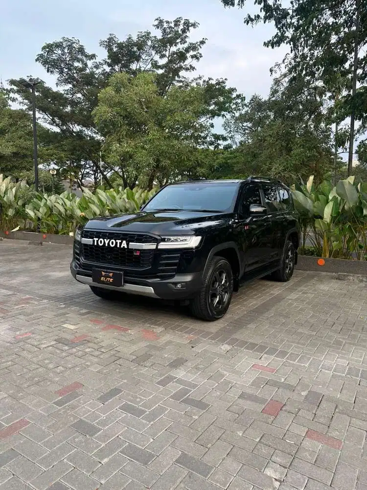 Toyota Land Cruiser 300 GR Sport 2023