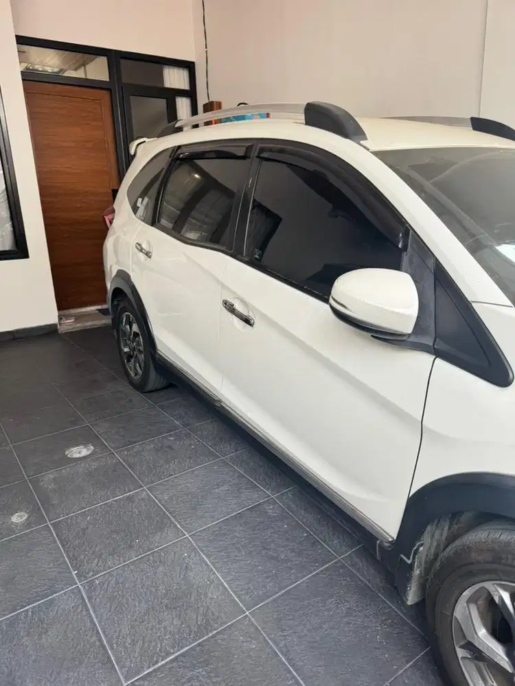 Jual BRV E 2017 putih