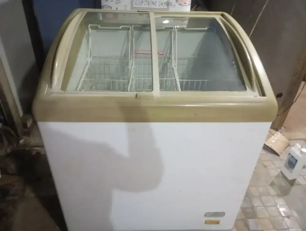 Freezer sleding kaca 209liter