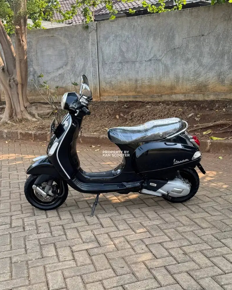 VESPA LX 125 iGET 2018 BERGARANSI