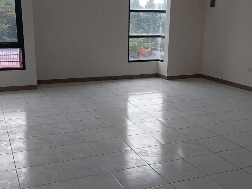 Disewakan Ruko Siap Pakai Lokasi Strategis di Taman Kopo Katapang Bandung