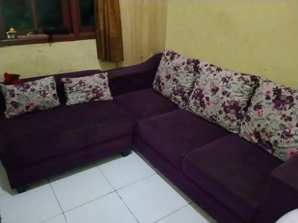 Sofa dan meja tv