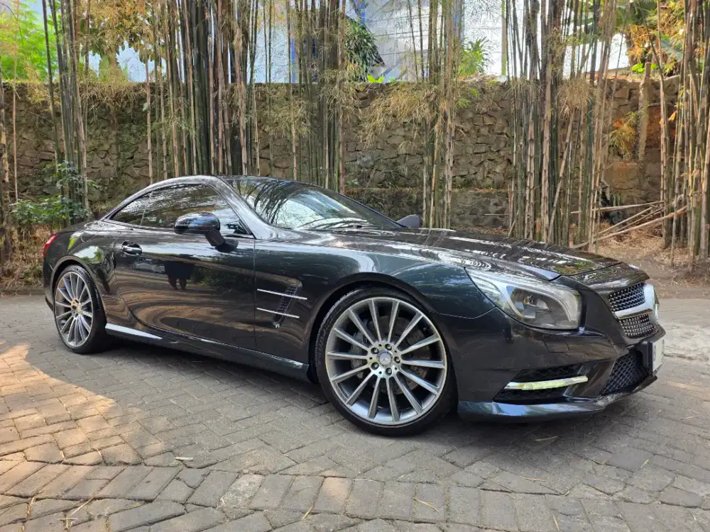 Mercedes-Benz SL 350 AMG PackageTahun 2012