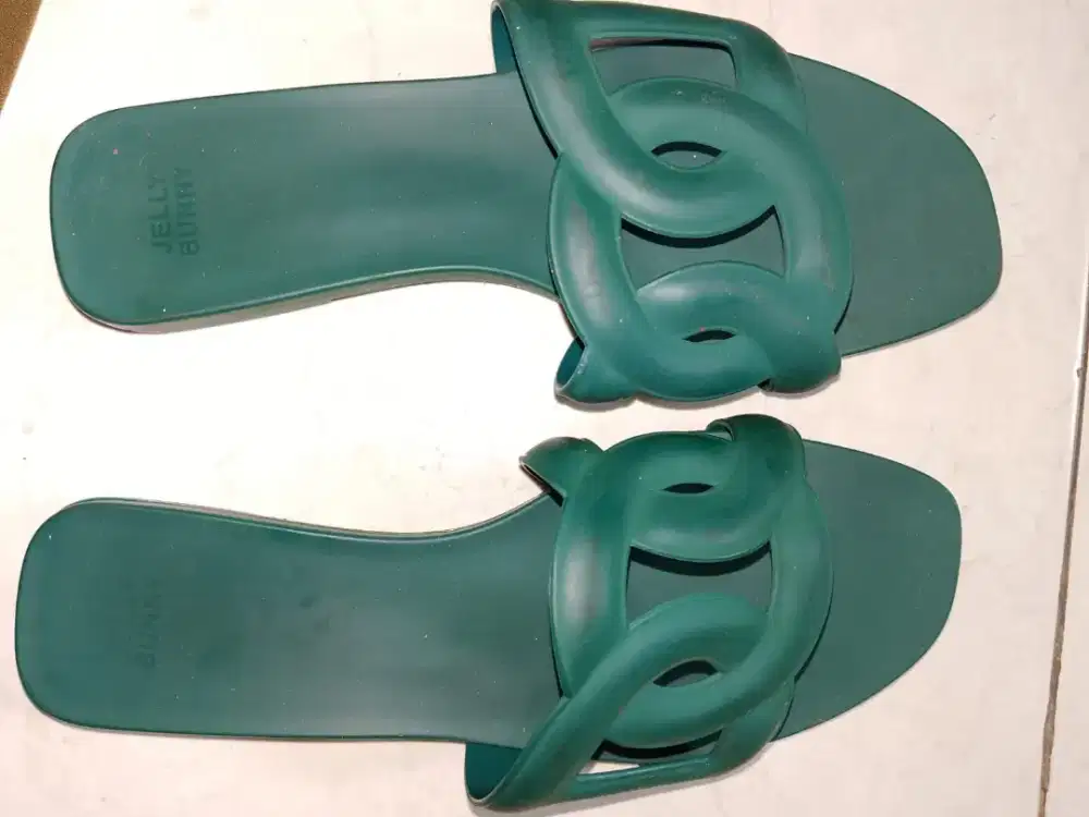 Sandal merek Jelly bunny