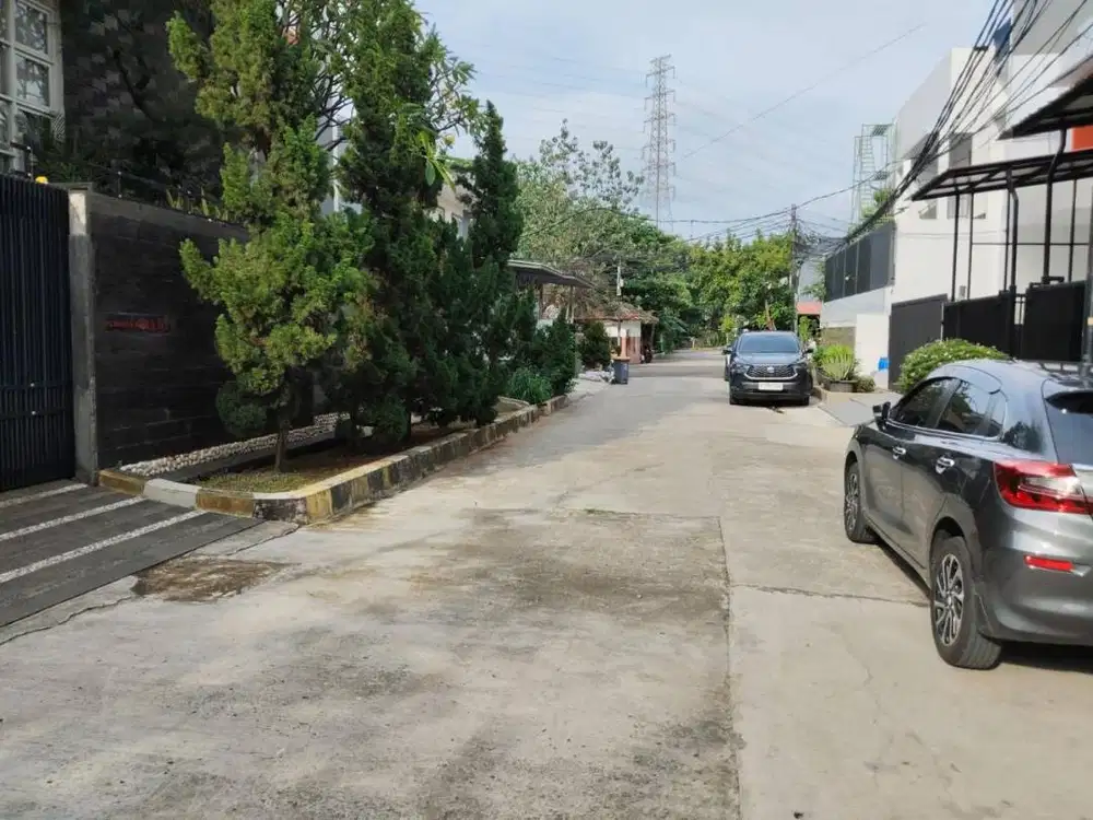 Di Jual Cepat Rumah 2 ½ Lantai di Hibrida Kelapa Gading