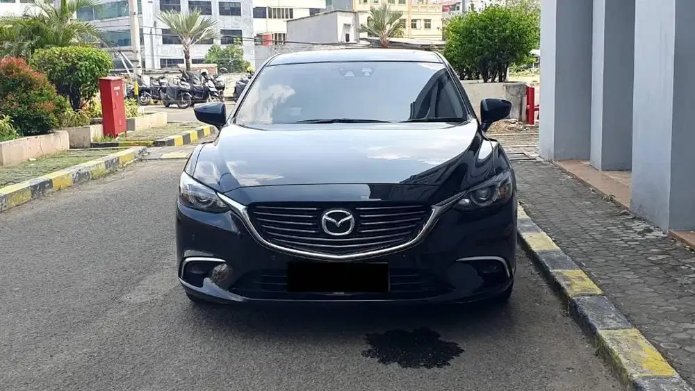 Low Km.40rb Mazda 6 2.5 Skyactive sedan sunroof Fl AT Hitam 2015