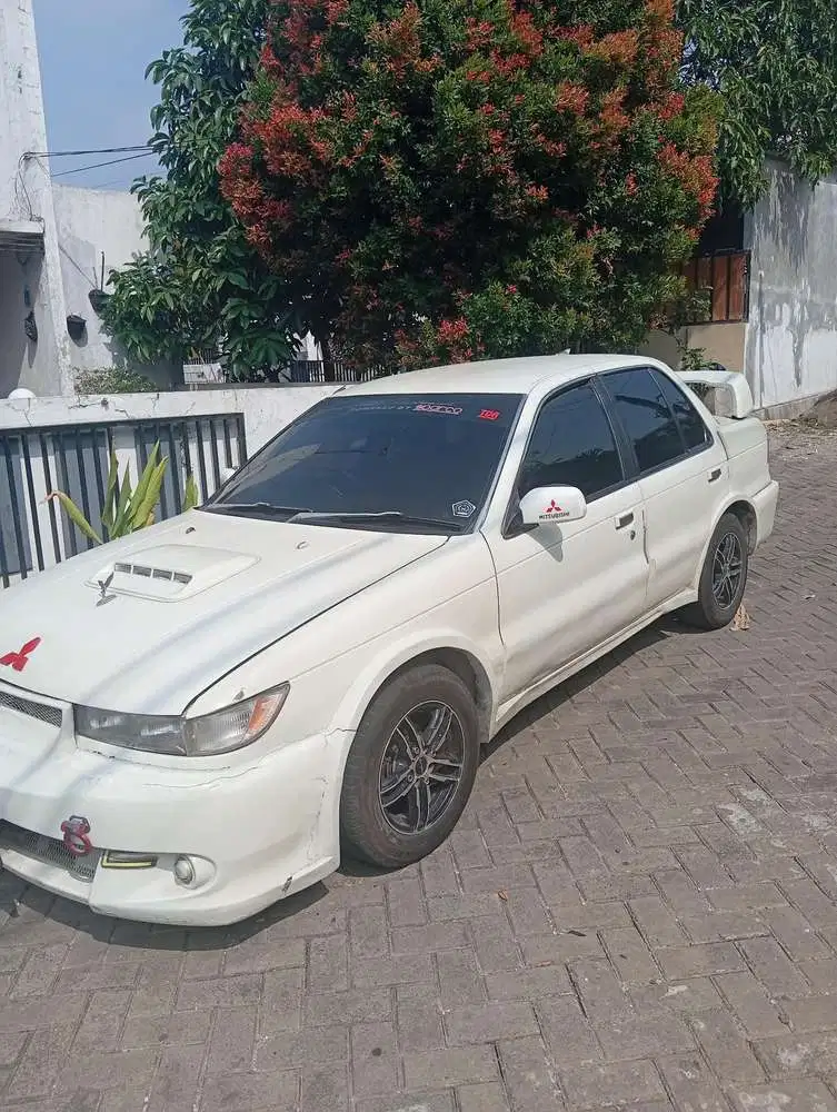 Mitsubishi Lancer 1991 Bensin