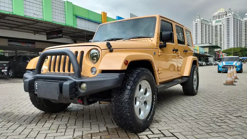 RARE Jeep Wrangler Sahara 3.6 2014