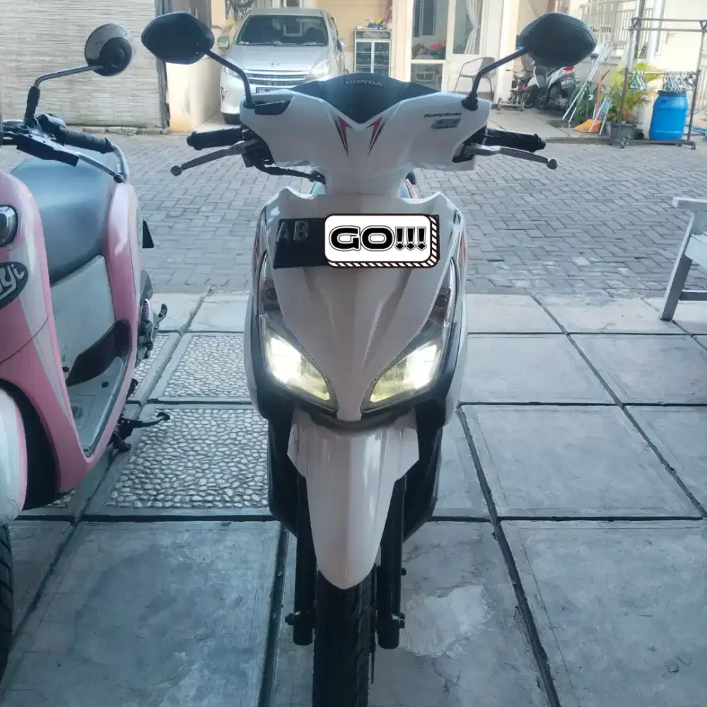 HONDA VARIO 110 FI ESP 2016 PUTIH RAWATAN