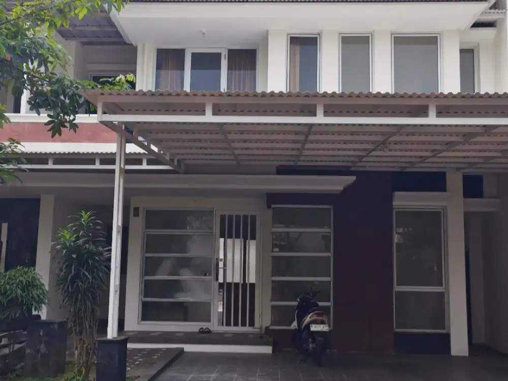 Disewakan rumah strategis castilla bsd city tangerang selatan
